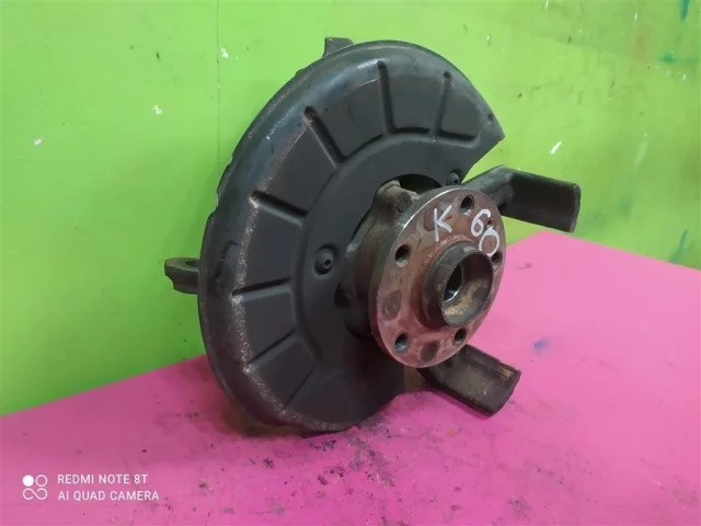 Кулак поворотный правый для Volkswagen Jetta 6 2010-2019 на фотографиях