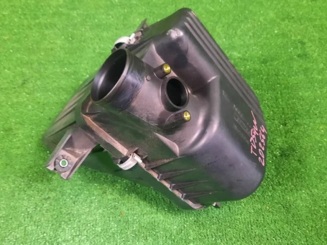 Корпус воздушного фильтра для Suzuki Grand Vitara 2005-2014 на фотографиях