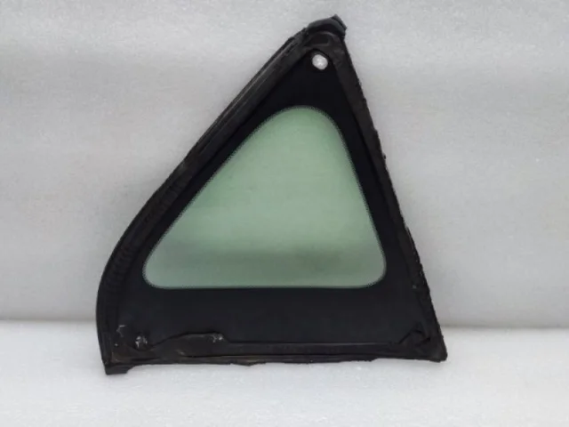 Форточка задняя левая для Toyota RAV4 XA30 2005-2012 на фотографиях