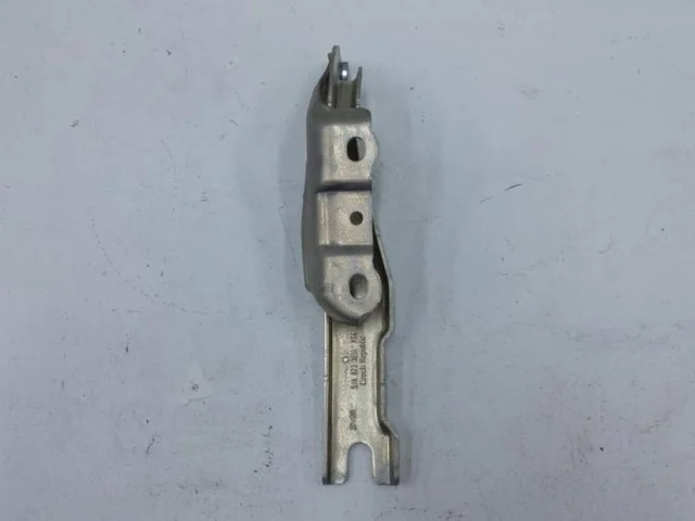 Крепление петли капота для Skoda Rapid I rest NH3 2017-2020 на фотографиях