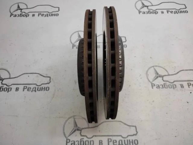 Тормозные колодки задние для Mercedes-Benz E class W213 2016-2023 на фотографиях