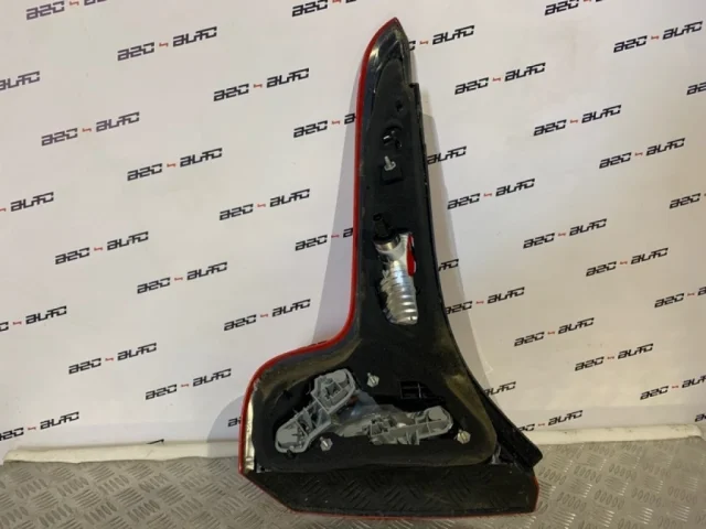 Фонарь правый для Volvo C30 MK 2006-2013 на фотографиях