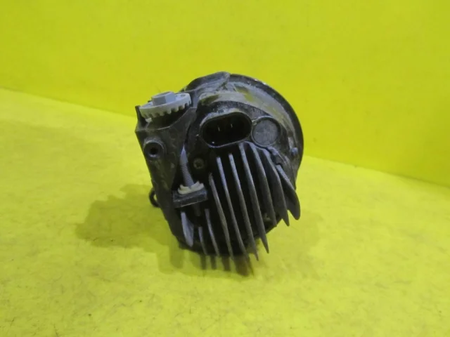 Противотуманка (ПТФ) передняя левая для Toyota Alphard H30 2015+ на фотографиях