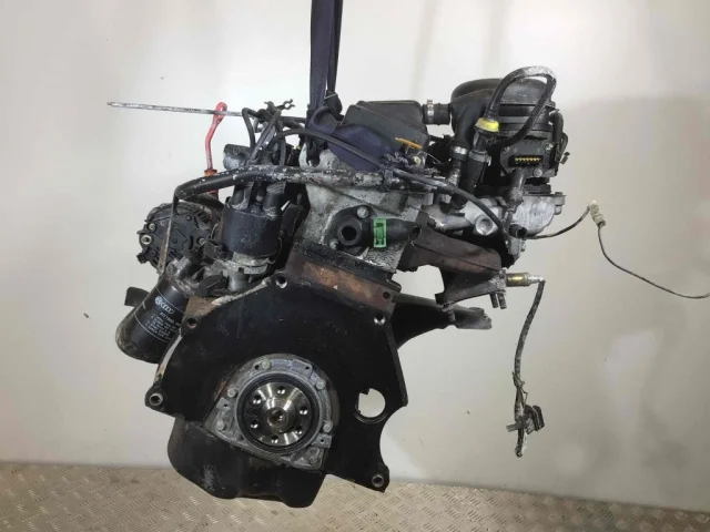 Двигатель без навесного для Volkswagen Passat Variant (B4, Typ 3A) 1993-1997 на фотографиях