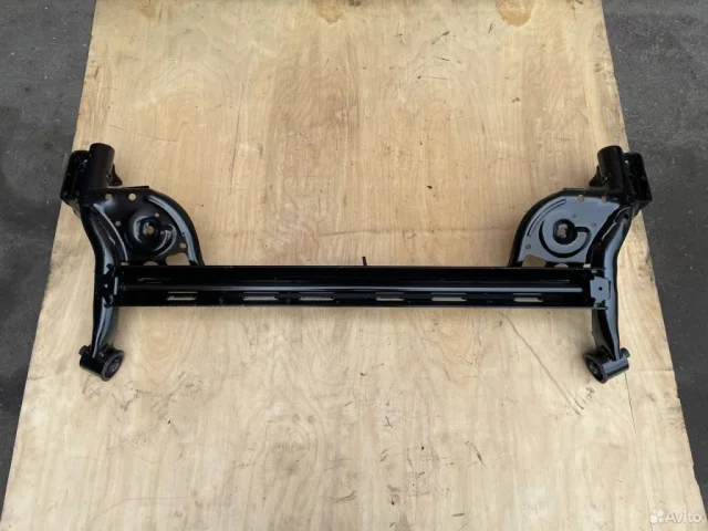 Задняя балка для Nissan Tiida C11 Хэтчбек 2007-2014 на фотографиях