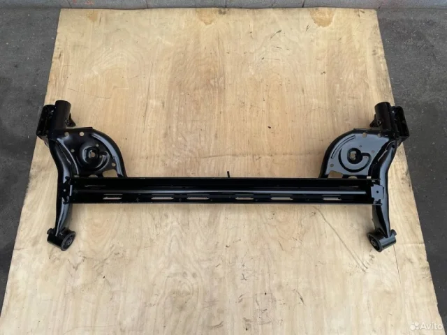 Задняя балка для Nissan Tiida C11 Хэтчбек 2007-2014 на фотографиях