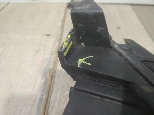 Противотуманка (ПТФ) передняя правая для Skoda Rapid II 2020+ на фотографиях