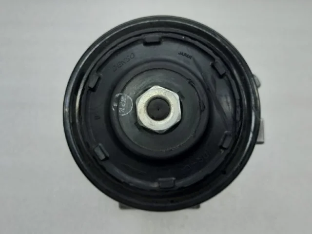 Компрессор кондиционера для Toyota RAV4 XA50 2019+ на фотографиях