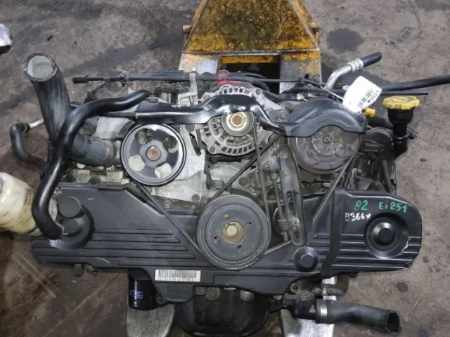 Двигатель без навесного для Subaru Legacy Универсал BH/B12 1998-2003 на фотографиях