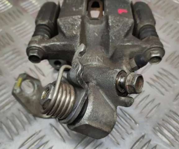 Суппорт задний левый для Honda Civic FA 2005-2010 седан на фотографиях