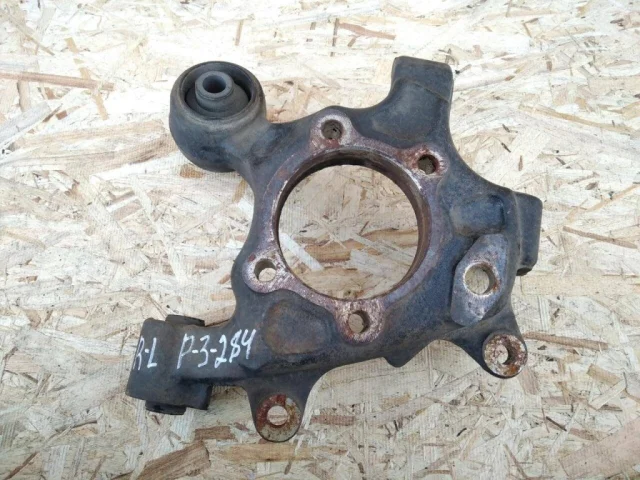 Кулак задний левый для Mitsubishi Pajero V90 5dr rest I 2011-2015 на фотографиях