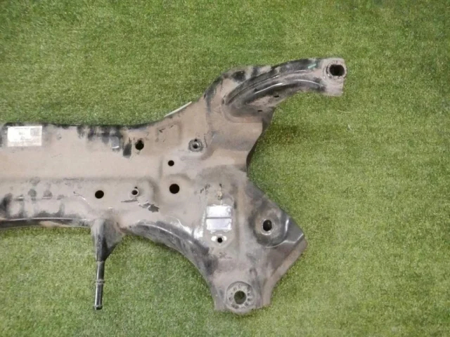 Подрамник двигателя для Hyundai Solaris 2 (2017-2022) на фотографиях