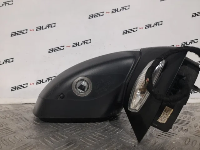 Стекла и зеркала для Peugeot 3008 T8 2009-2017 на фотографиях