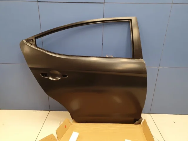 Дверь задняя правая для Hyundai Elantra AD 2015-2019 на фотографиях