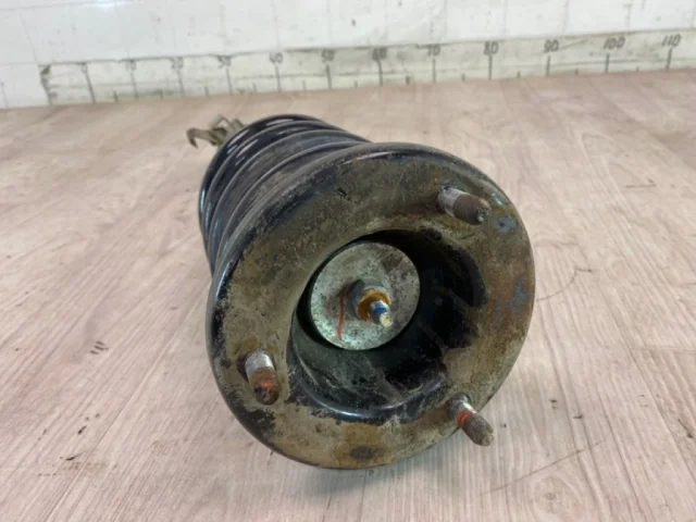 Амортизатор для Mitsubishi Pajero V70 5dr 1999-2006 на фотографиях