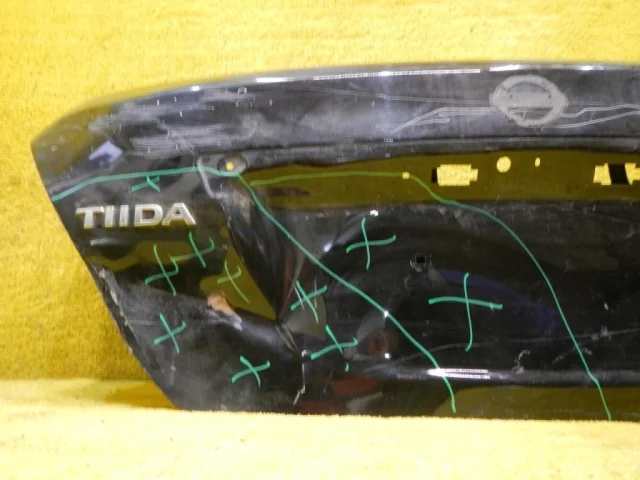 Крышка багажника для Nissan Tiida SC11 Седан 2007-2014 на фотографиях