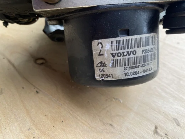 Блок ABS для Volvo XC90 I C 2002-2014 на фотографиях