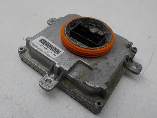 Блок розжига ксенона для Volkswagen Touareg II (7P5) Rest 2014-2018 на фотографиях