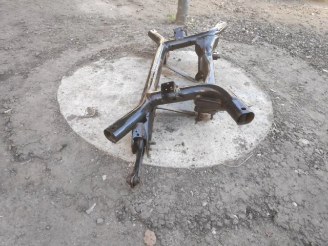 Задняя балка для Mitsubishi ASX I 2010-2012 на фотографиях