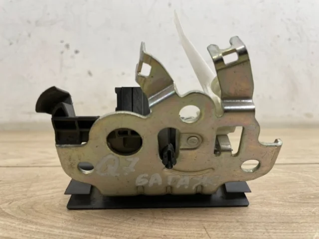 Замок багажника для Audi Q7 4L 2005-2015 на фотографиях