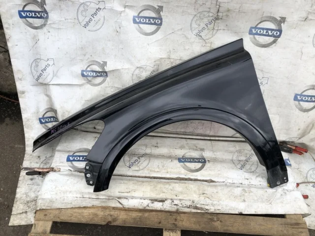 Крыло левое для Volvo C30 MK 2006-2013 на фотографиях