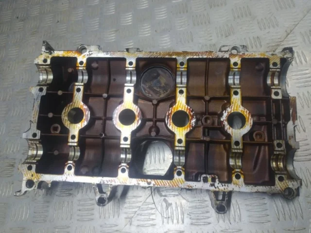 ГБЦ для Renault Logan 2007-2012 (Универсал KS) на фотографиях