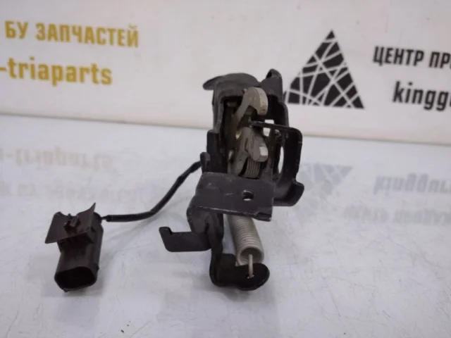 Замок капота для BMW X6 G06 2019+ на фотографиях