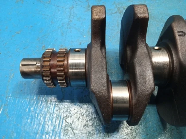 Коленвал для Mitsubishi Outlander III GF0W 2012-2016 на фотографиях