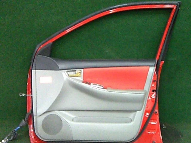 Дверь передняя правая для Toyota Corolla E120/E130 Хэтчбек 2001-2007 на фотографиях