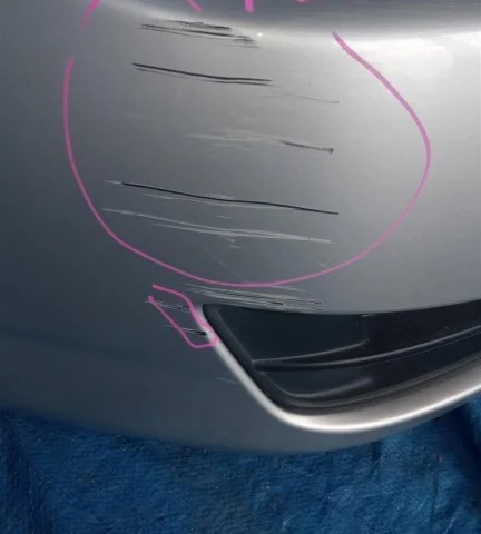 Бампер для Toyota Corolla E120/E130 Хэтчбек 2001-2007 на фотографиях