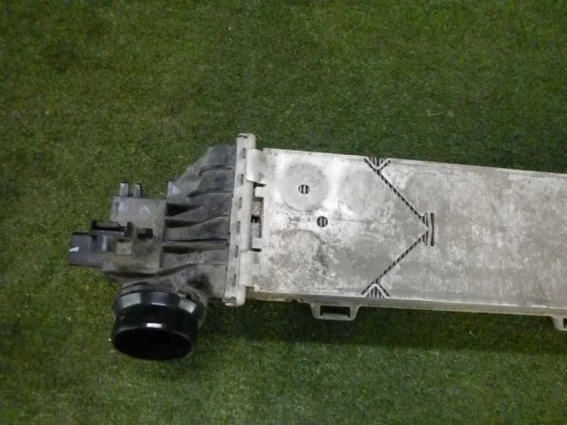 Интеркулер для BMW X5 G05 2018+ на фотографиях