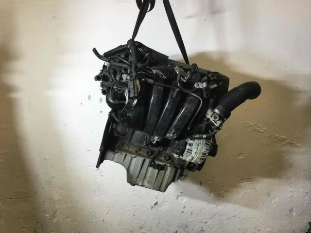 Двигатель без навесного для Opel Zafira B 2005-2015 на фотографиях