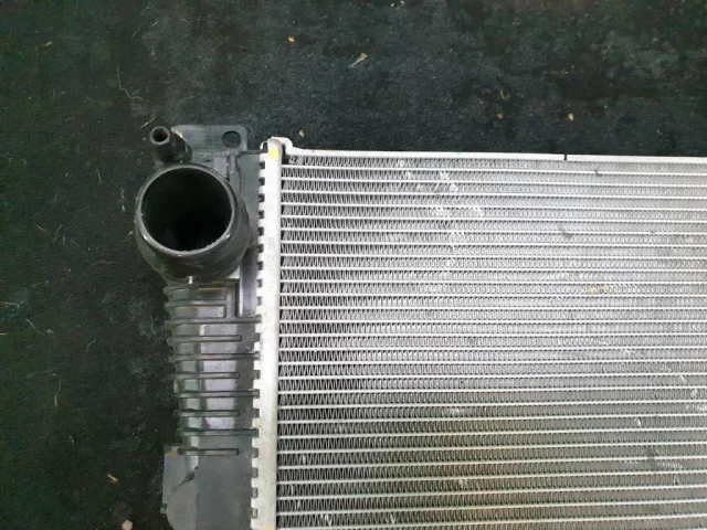 Радиатор охлаждения ДВС для BMW 3er G20 2018+ на фотографиях