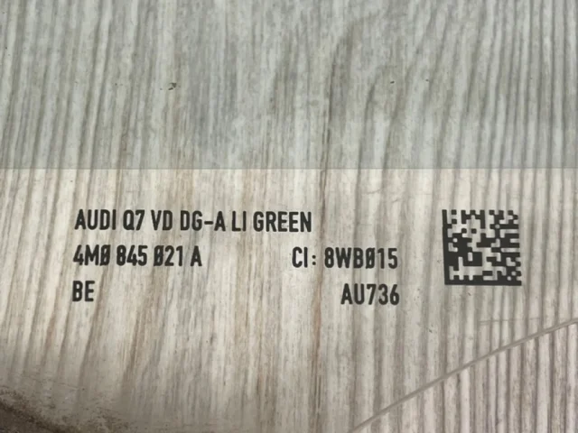 Стекло двери переднее левое для Audi Q7 4M 2015+ на фотографиях