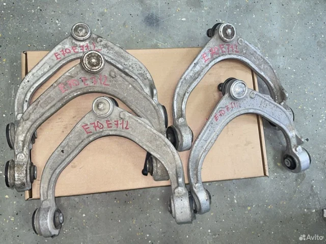 Рычаг передний левый верхний для BMW X5 Е70 2006-2013 на фотографиях