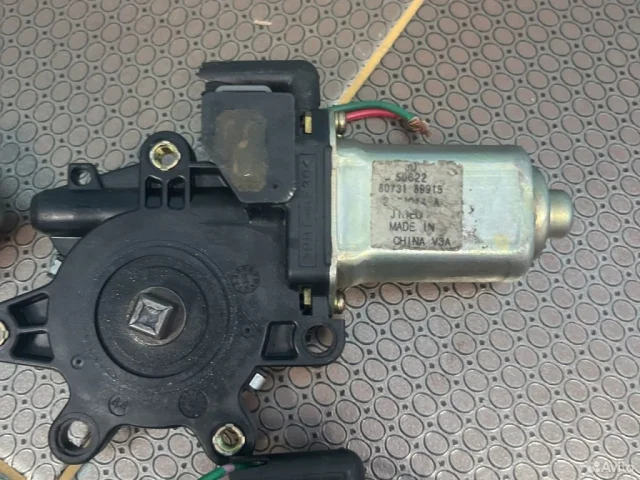 Мотор стеклоподъемника задний левый для Nissan Almera Classic B10 2006-2012 на фотографиях