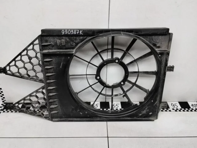 Вентилятор радиатора охлаждения ДВС для Skoda Rapid I rest NH3 2017-2020 на фотографиях
