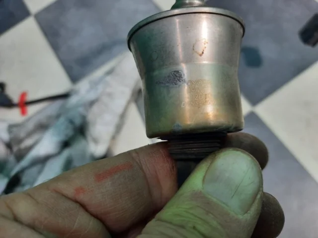 Лямбда-зонд (верхний) для Toyota RAV4 XA30 2005-2012 на фотографиях