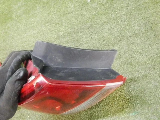 Фонарь внешний левый для Hyundai Solaris 2 (2017-2022) на фотографиях