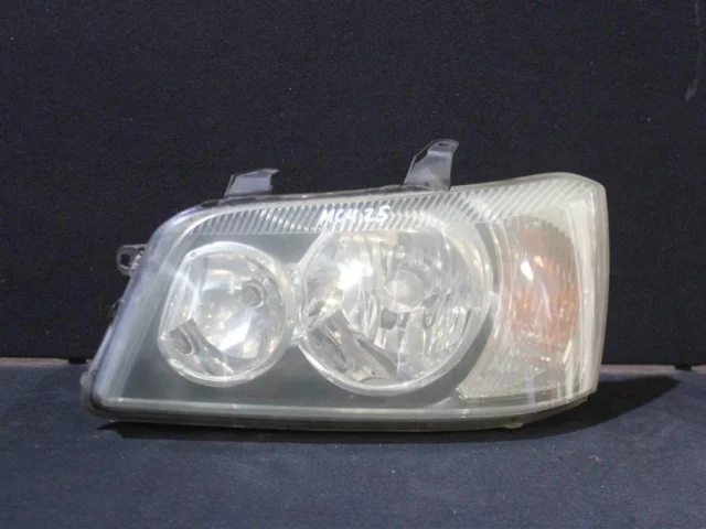Фары для Toyota Highlander XU20 2000-2007 на фотографиях