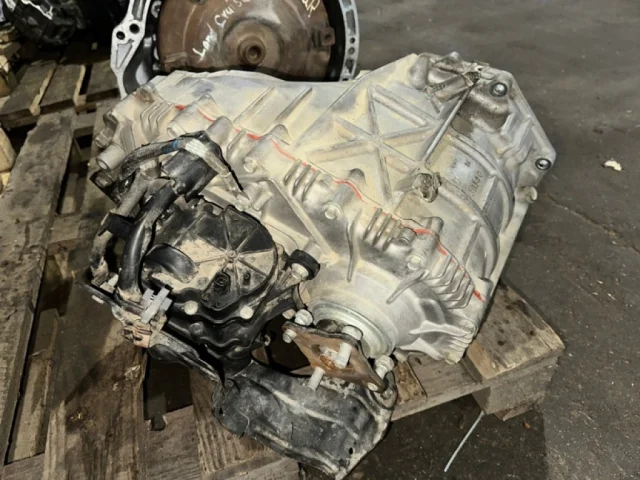 Раздатка для Lexus LX J200 2007-2015 на фотографиях