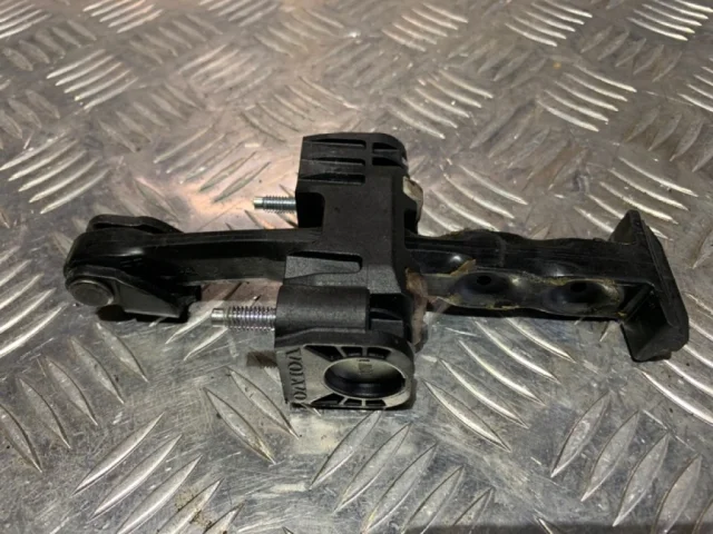 Ограничитель двери передней левой для Volvo XC70 BZ 2007-2016 на фотографиях