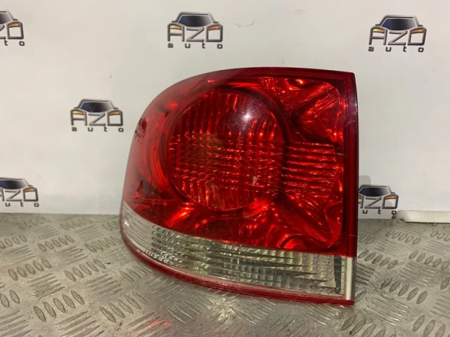 Фонарь левый для Volkswagen Touareg I (7L) 2002-2010 на фотографиях