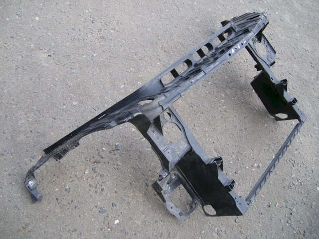 Панель радиатора (телевизор) для Mercedes-Benz GL class X166 2012-2016 на фотографиях