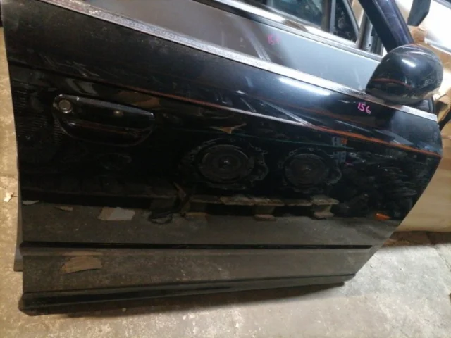 Дверь передняя правая для Audi A4 B7 Avant 2004-2008 на фотографиях