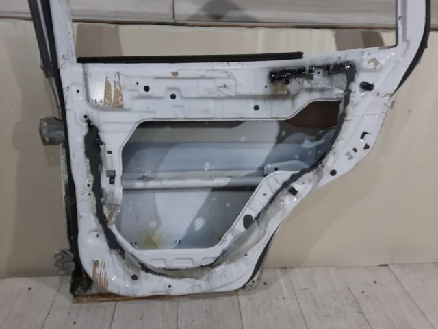 Двери для Hyundai Santa Fe Classic SM 2007-2013 на фотографиях