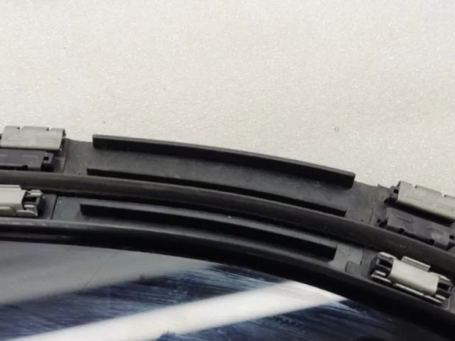 Форточка задняя левая для Audi Q7 4L 2005-2015 на фотографиях