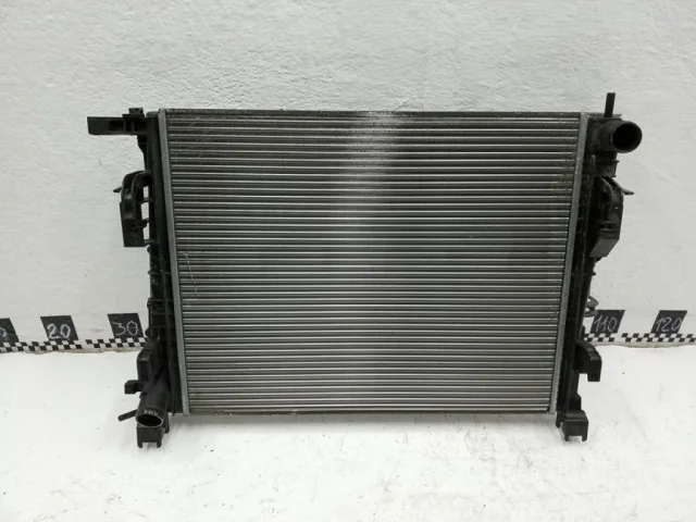 Радиатор охлаждения ДВС для Renault Sandero BS 2007-2014 на фотографиях