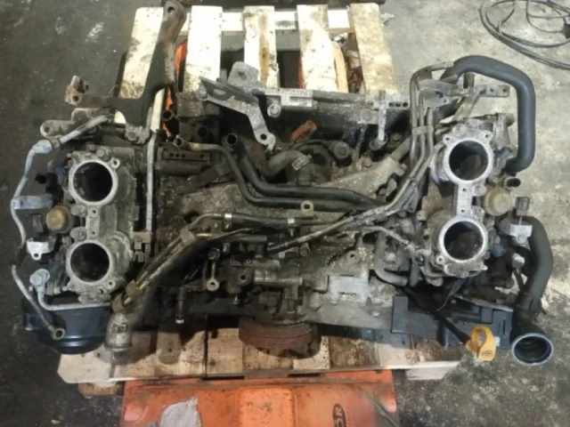 Двигатель для Subaru Legacy Универсал BH/B12 1998-2003 на фотографиях