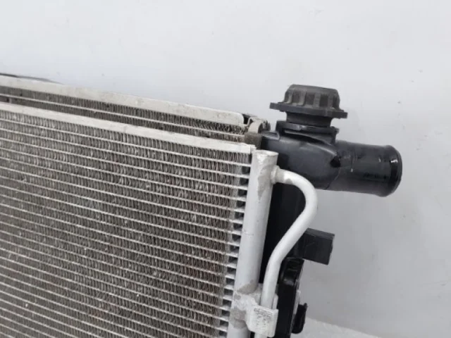 Кассета радиаторов для Hyundai Solaris 1 RB (2011-2013) на фотографиях